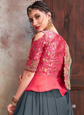 Grey embroidered silk blend saree with blouse 3
