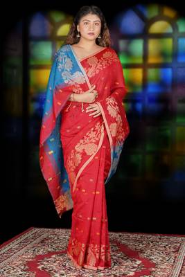 Red Saree With Peacock Motif Weaved Border & Turquoise Blue Pallu 1