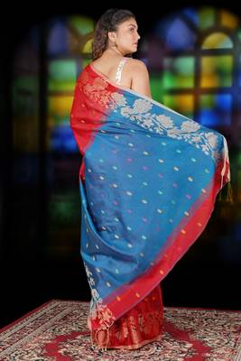 Red Saree With Peacock Motif Weaved Border & Turquoise Blue Pallu 2