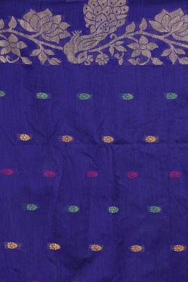Magenta Saree With Peacock Motif Weaved Border & Navy Blue Pallu 3