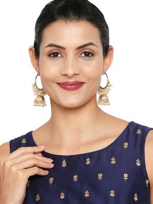 Gold earrings 3