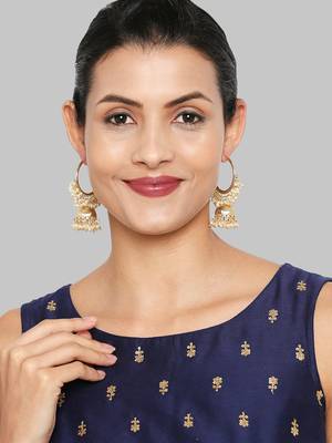 Gold earrings 4