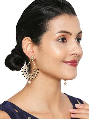 Black earrings 3