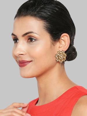 Gold earrings 4