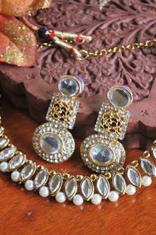Beautiful hand crafted earrings with kundan necklace set