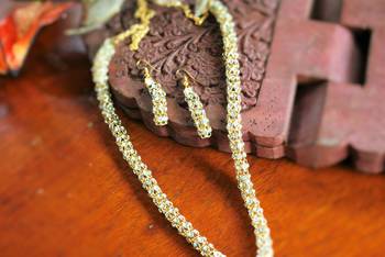 Crystal Emebellished Elegant Chain With Earrings 2