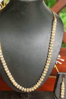 Crystal Emebellished Elegant Chain With Earrings