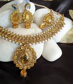 White stone studded kundan necklace set