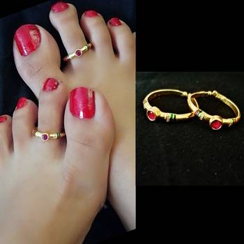 Gold toe-rings 1