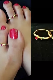 Gold toe-rings