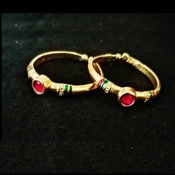 Gold toe-rings 2
