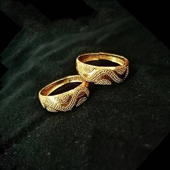 Gold toe-rings 2