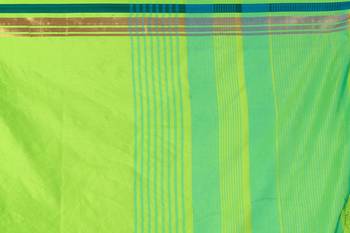 Green printed cotton saree with blouse 4