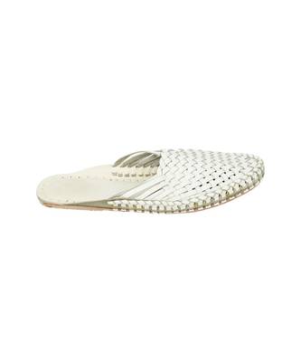 White Women shoe 3