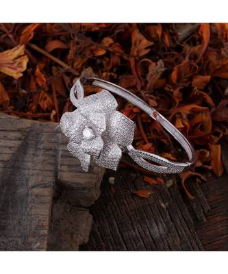 Designer Stylish Fine Quality Cubic Zaricon Barclet 1
