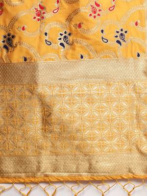 Sutram Women's Banarasi Yellow Silk Dupatta 2