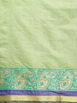 Kimisha Women's Mahendi Green Jacquard Cotton Silk Saree With Designer Pallu 3