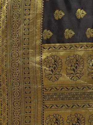Kimisha Women's Black Jacquard Banarasi Silk Saree With Rich Pallu 4