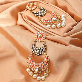Black pearl earrings 1