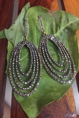 Black crystal earrings 1