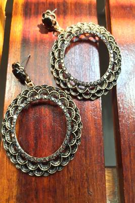 Black crystal earrings 1