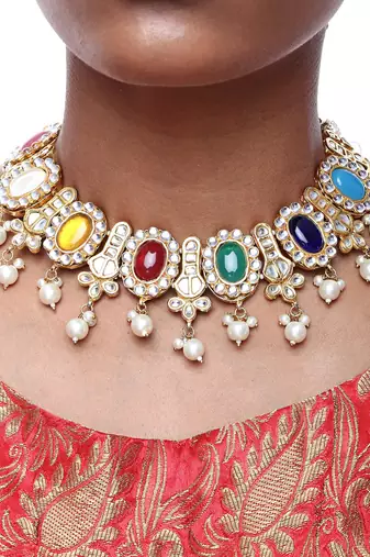 Kundan Stone Neckpiece With Earrings