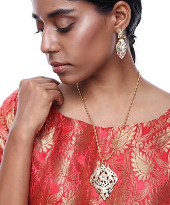 Jadau Pendant & Earrings Set 1