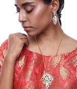 Jadau Pendant & Earrings Set