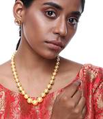 Pearl Neckpiece With Studs