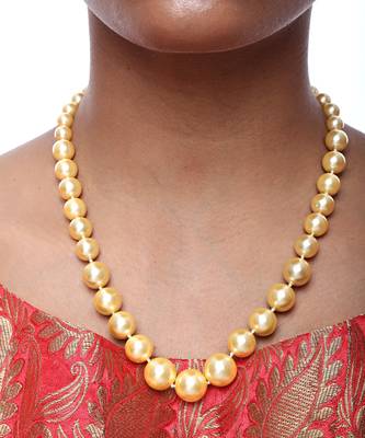 Pearl Neckpiece With Studs 2
