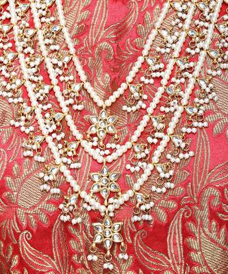 3 Layered Kundan Neckpiece With Studs 2