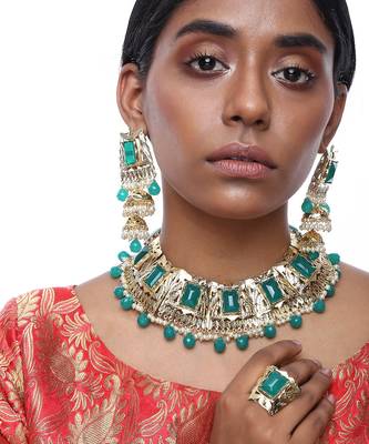 Emerald Neckpiece With Earrings And Ring 1