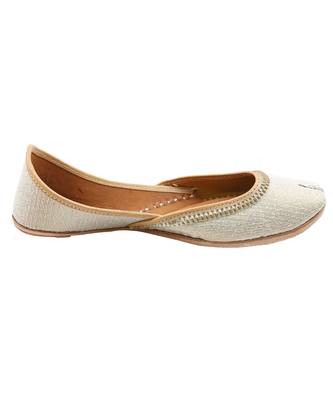 cream solid leather juttis 2