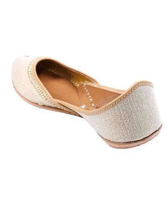 cream solid leather juttis 3