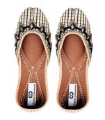 cream solid leather juttis