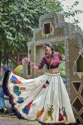 Off White Embroidered Cotton Traditional Navratri Dandiya Raas Garba Festival Function Semi Stitched Lehenga Choli 3