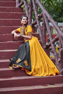 Black Embroidered Cotton Indian Traditional Navratri Dandiya Raas Garba Festival Function Semi Stitched Lehenga Choli 4