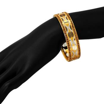 Gold bangles-and-bracelets 3