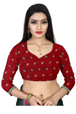 green woven silk blend saree with blouse 4