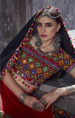 Red and black gamthi hand embroidered cotton traditional dandiya raas garba lehenga for navratri collection online 3