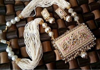 Off White Pearl Necklace Sets 1