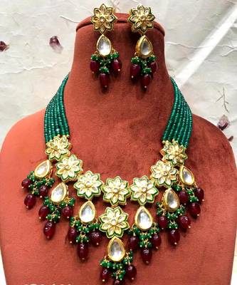 Designer Wedding Green Kundan Necklace Sets 1