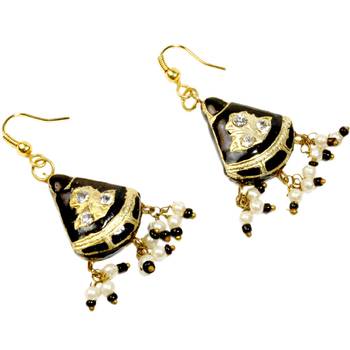 Traditional Design Black Lacquer Fashion Earrings 1