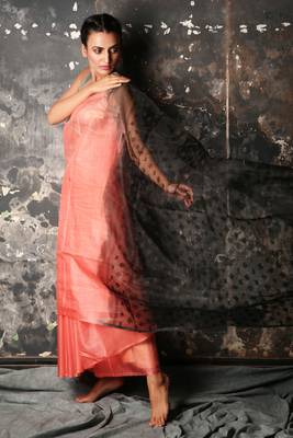 Peach woven silk blend saree with blouse 2