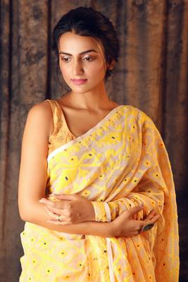 White hand woven blended cotton saree 3