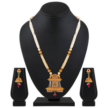 Attractive Gold Plated Pearls Beaded Necklace Set For Women 1