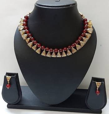Red necklaces 1