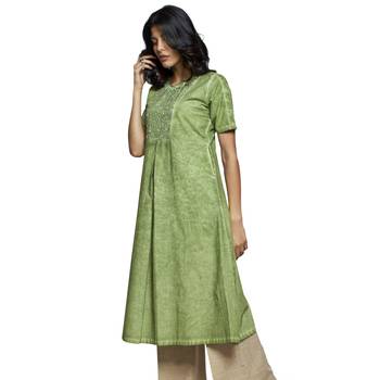 Women's Solid Green Cotton Half Sleeved Embellished Anarkali Kurti 3