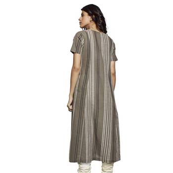 Women's Oak Cotton Stripes Printed Half Sleeved Kurti 2