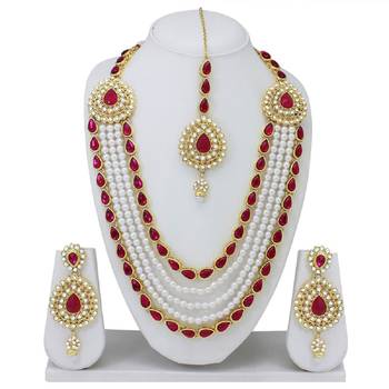 Red jewellery 1